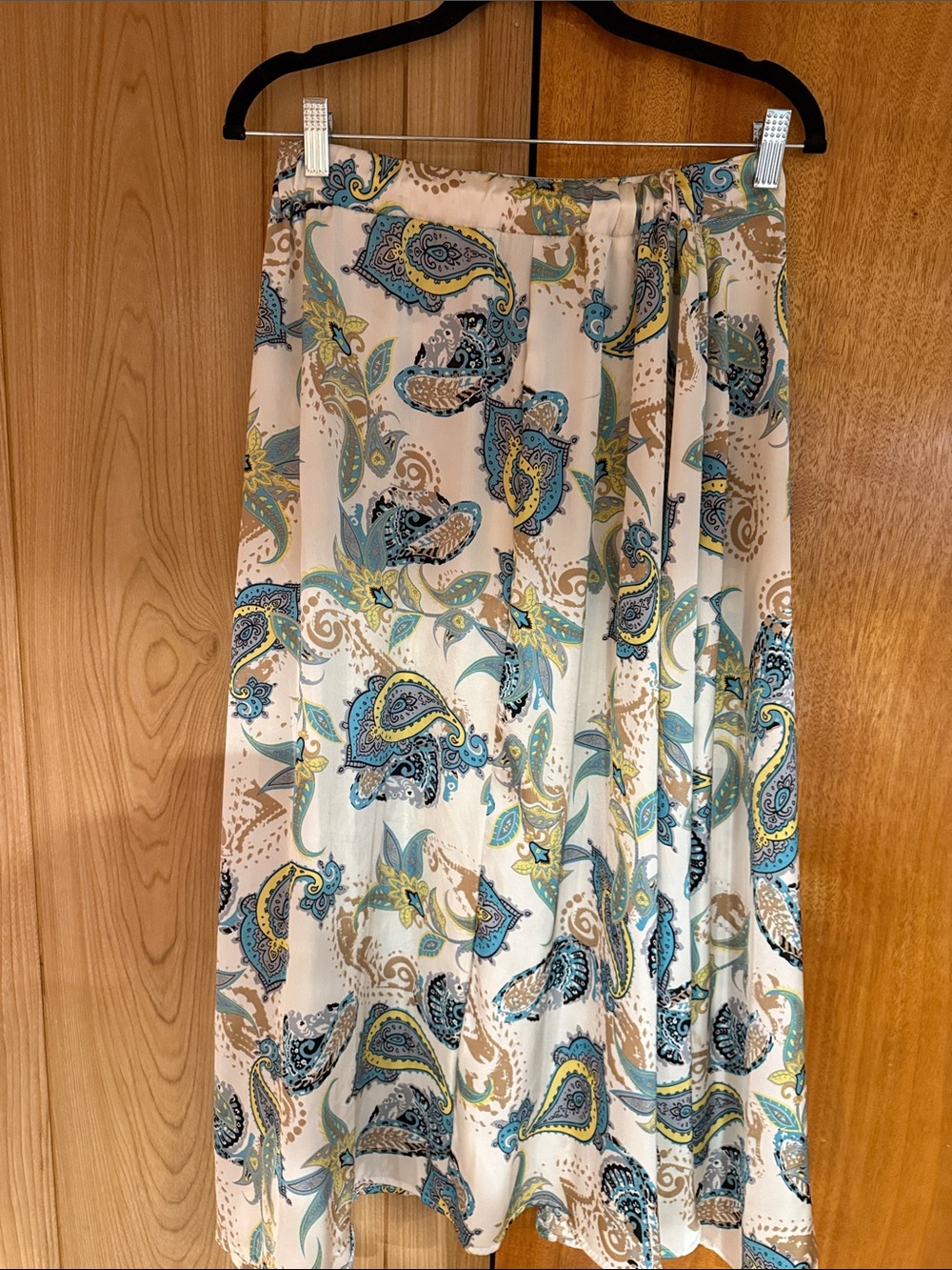 Metro Wear Patterned Skirt - Picture 2 of 2